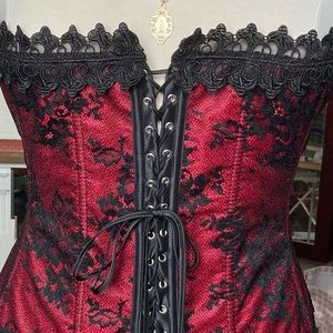 Striking Fredricks Corset Sz. 34 New w/o Tags